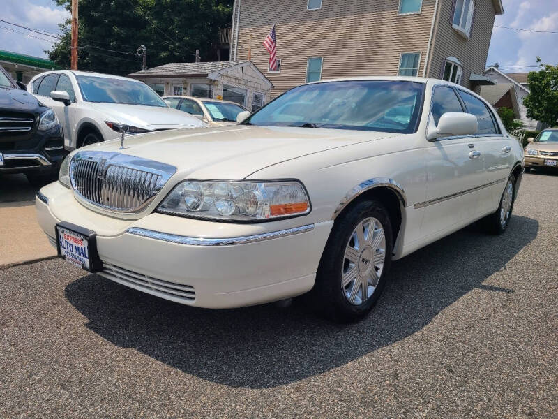 lincoln town car 2005 1LNHM82WX5Y608250 image lincoln town car 2005 1LNHM82WX5Y608250 image